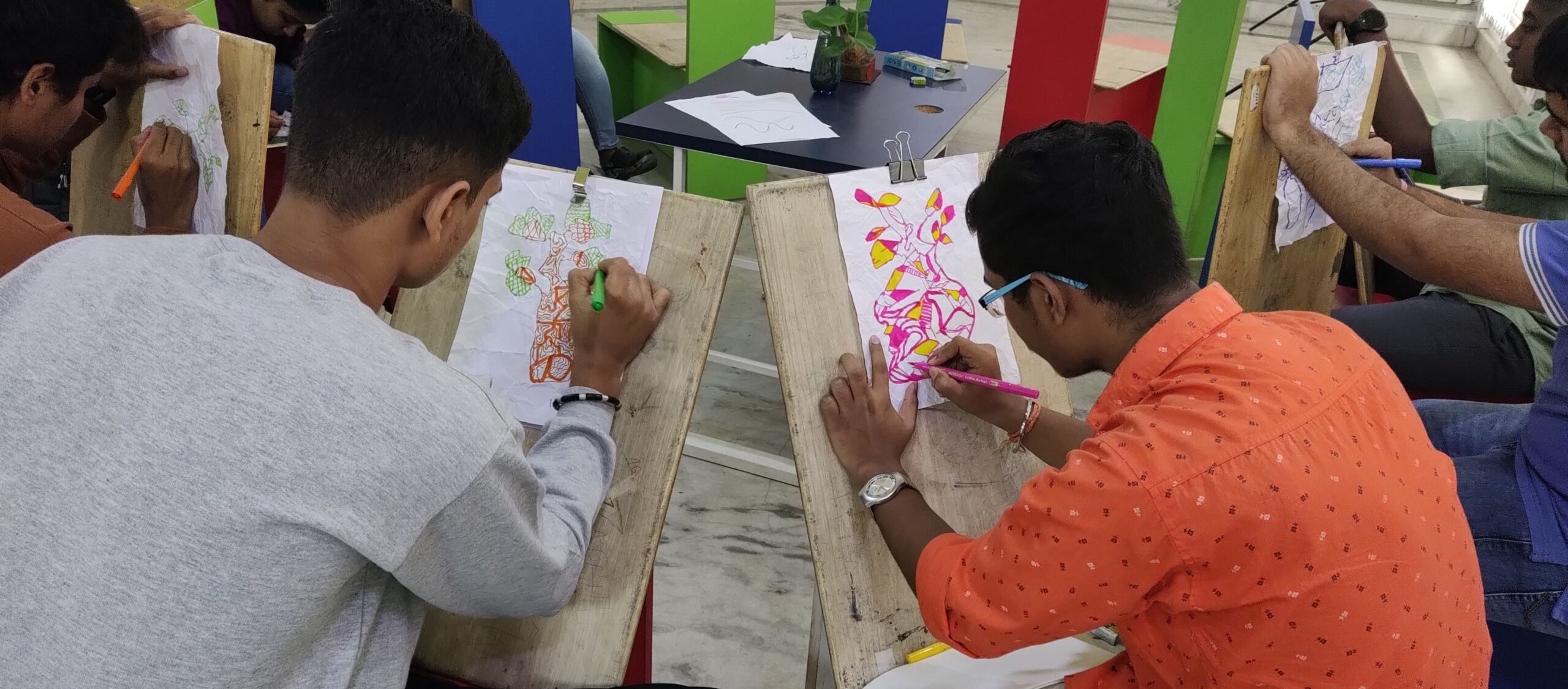 Students practicing Art at Animaster Design College