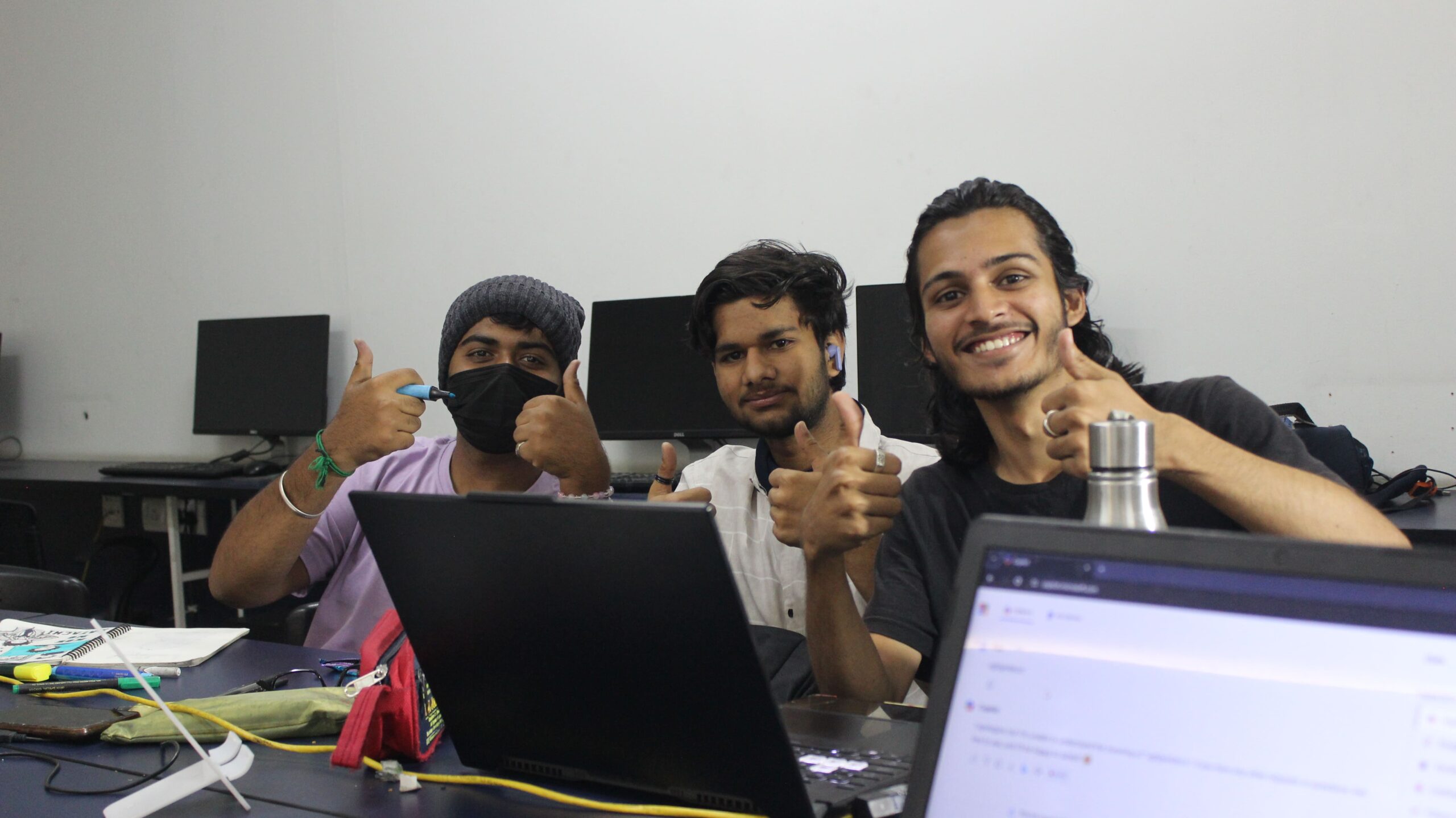 Students giving heads up - Animaster Design College